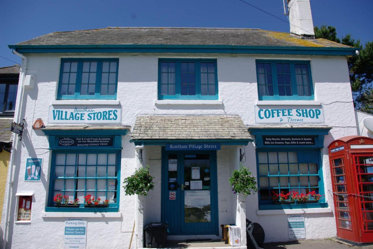 Treetops Lodge, Bantham, South Devon, A Tranquil Rural Retreat