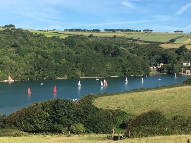 Treetops Lodge, Bantham, South Devon, A Tranquil Rural Retreat Bantham