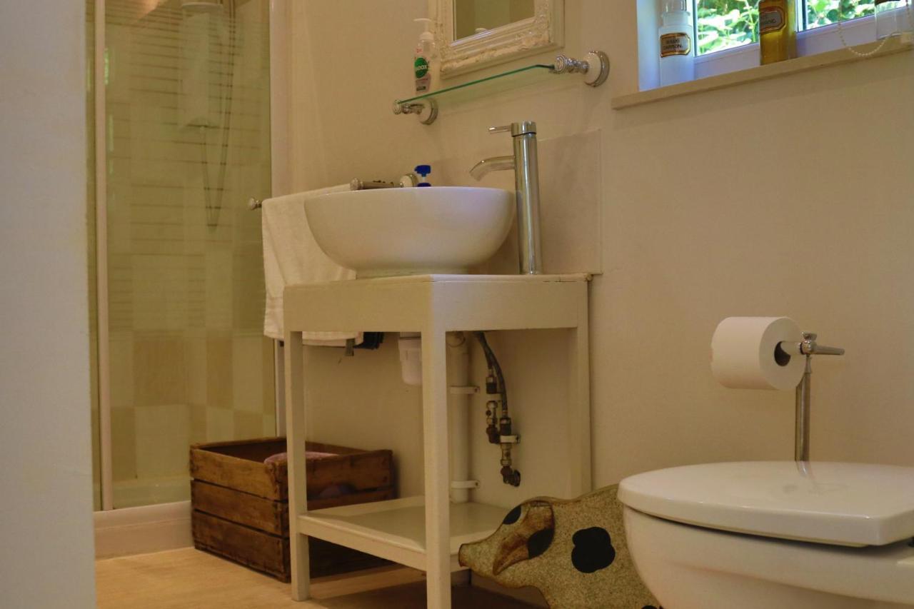 Treetops Lodge, Bantham, South Devon, A Tranquil Rural Retreat Holiday home